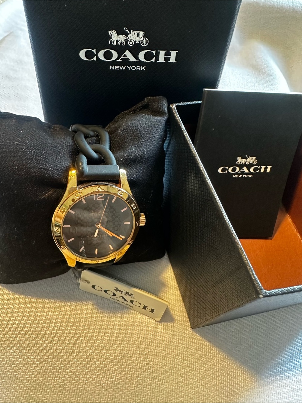 Pre-Owned Coach Maddy Women's Watch Rose Gold Tone and Black Strap